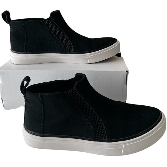 TOMS Black Slip-On Faux Suede Sneakers Black Size 7.5 - Picture 1 of 10